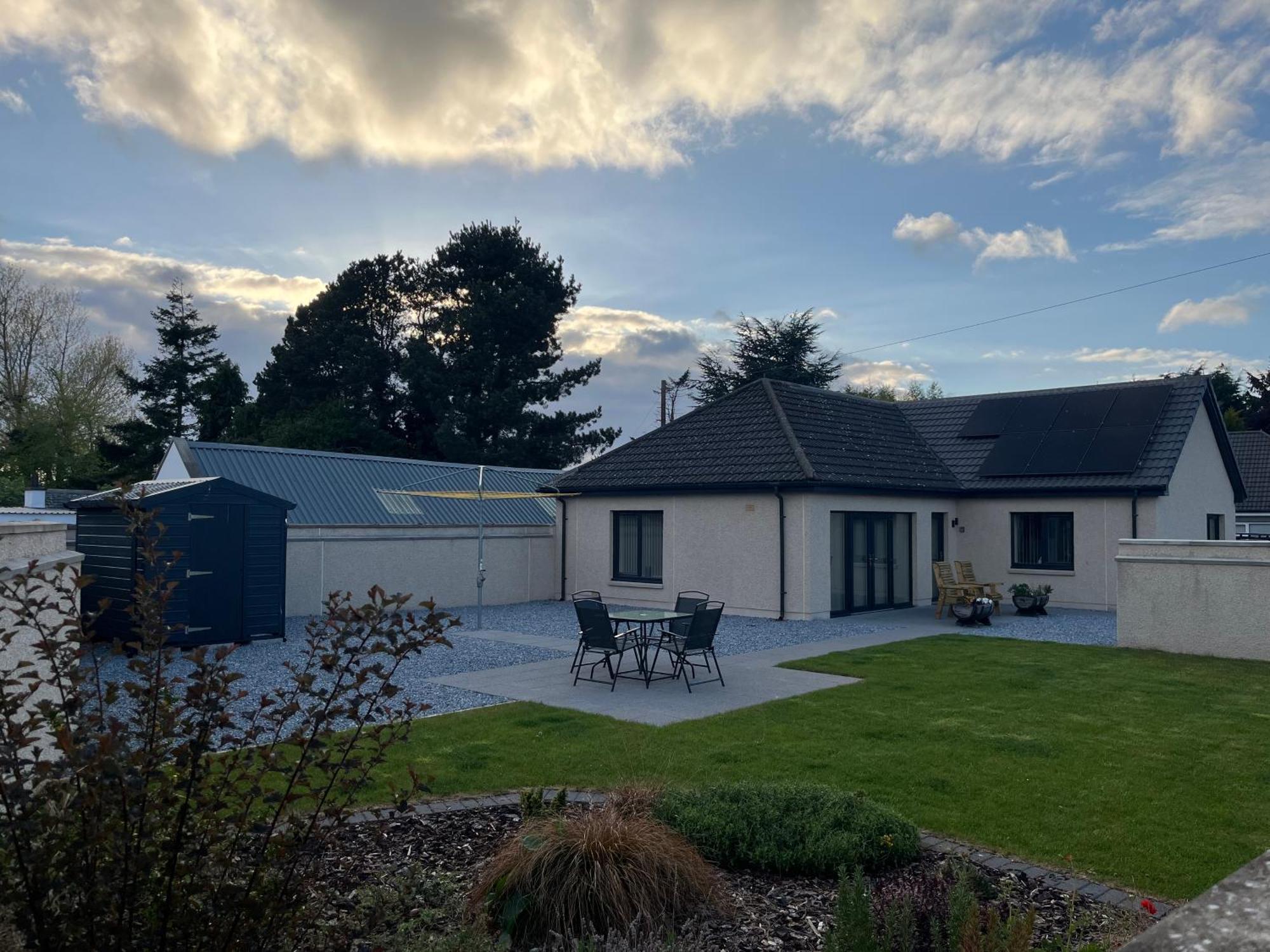 Beldorny Villa Kingston  Exterior photo